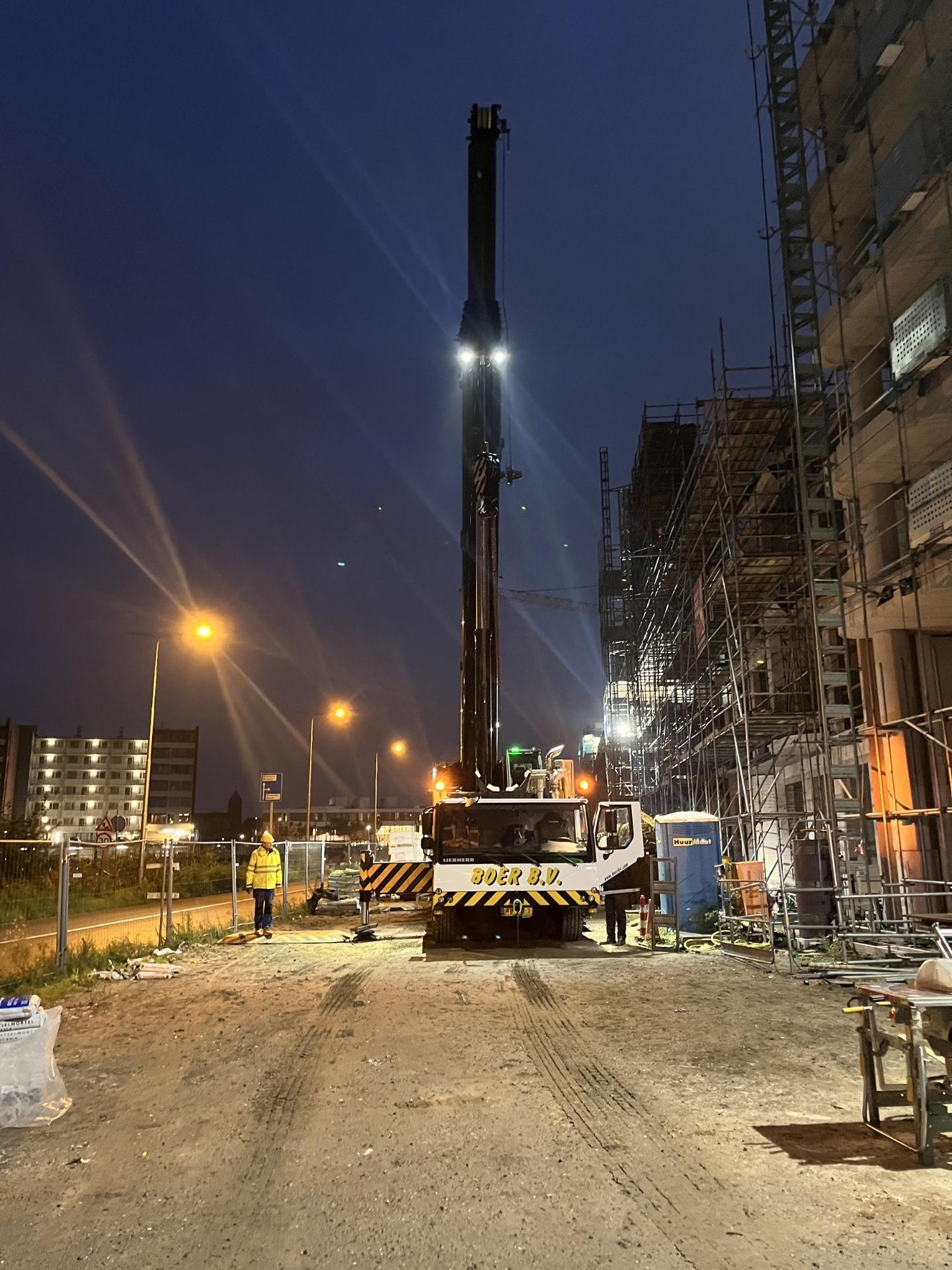 Plaatsen van prefab betonwanden