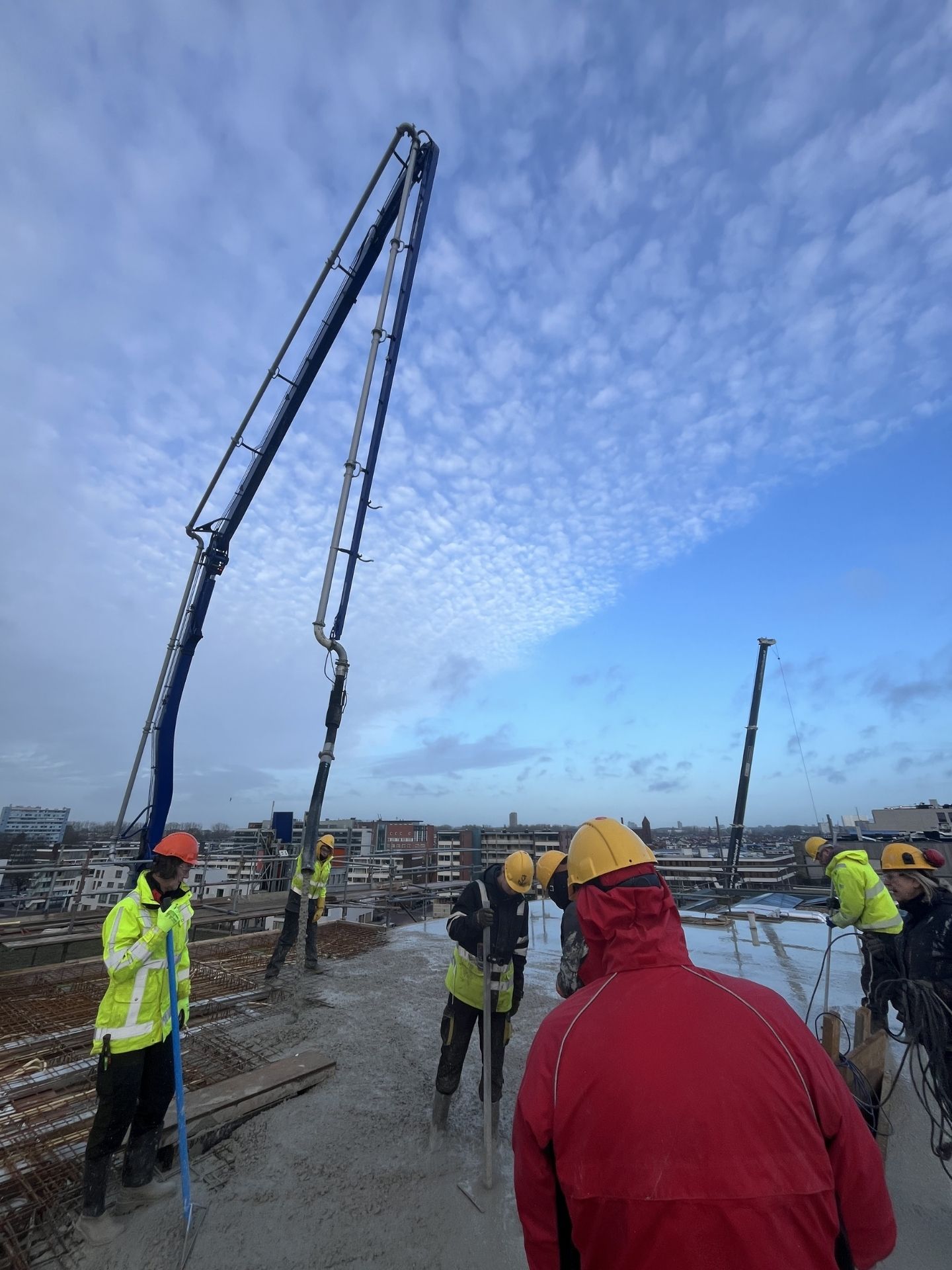 Dakstort op 22 meter hoogte